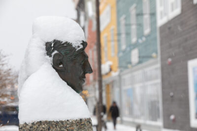 Downtown WH, MainStreet, Jack London bust
